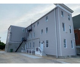 Building Photo - 6 S Franklintown Rd