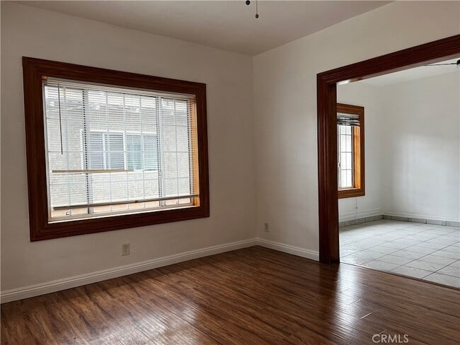 Building Photo - 609 Camulos St