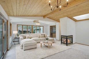 Building Photo - 987 County Road C2 W