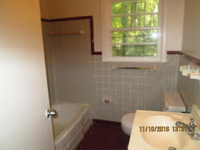 Building Photo - 2980 Wanda Cir SW