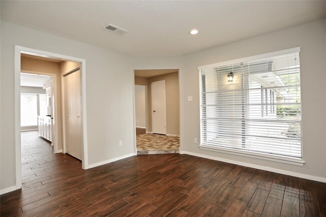 Building Photo - 1135 Murrayhill Dr