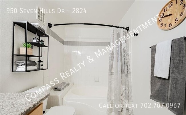 Building Photo - 950 Seven Hills Dr