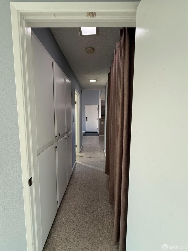 Building Photo - 3660 Knollwood Terrace