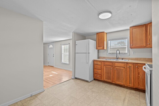 Building Photo - 119 Starwood Cir