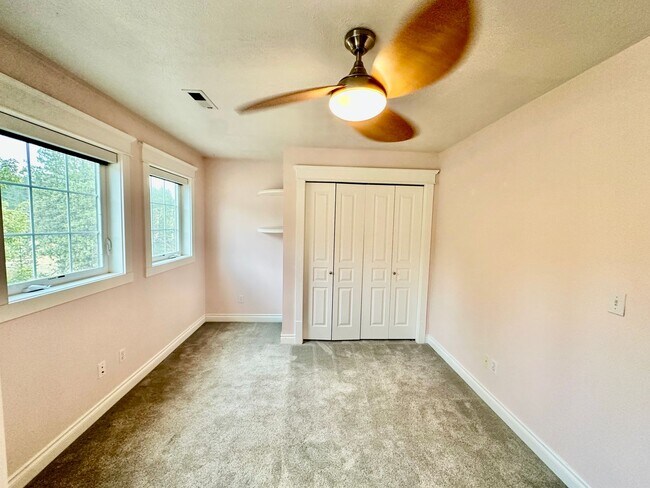 Building Photo - 4409 W Country Hls Ln