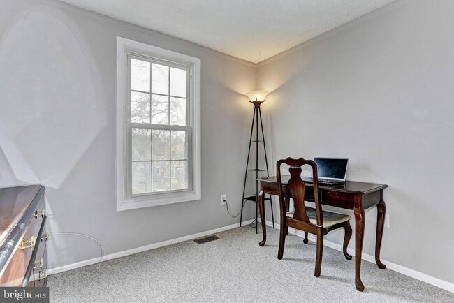 Building Photo - 3816 Bonnybridge Pl