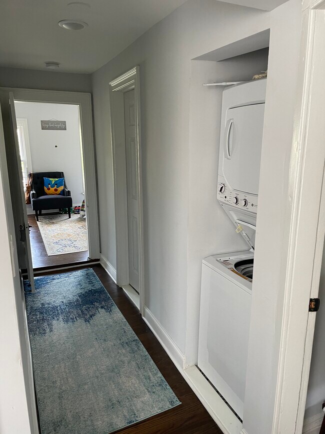 Building Photo - 70 Grove St