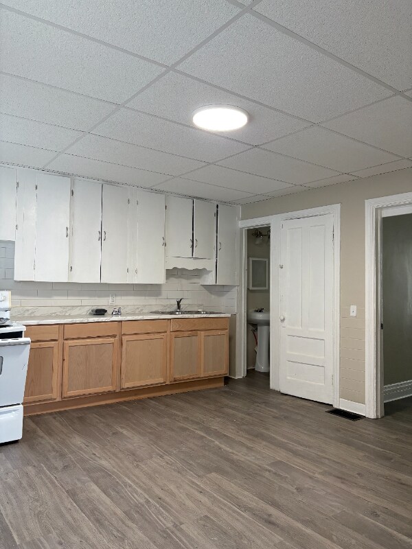 Building Photo - 1045 Hudson Ave