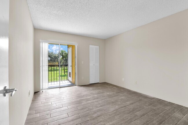 Building Photo - 414 Meadows Cir