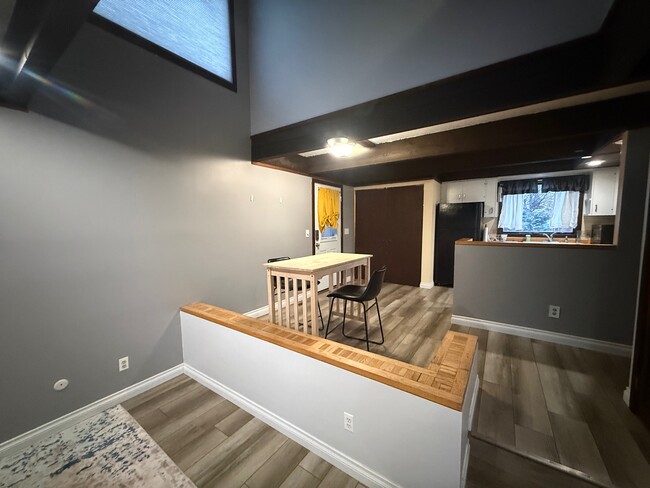 Building Photo - 2521 2nd Ave S