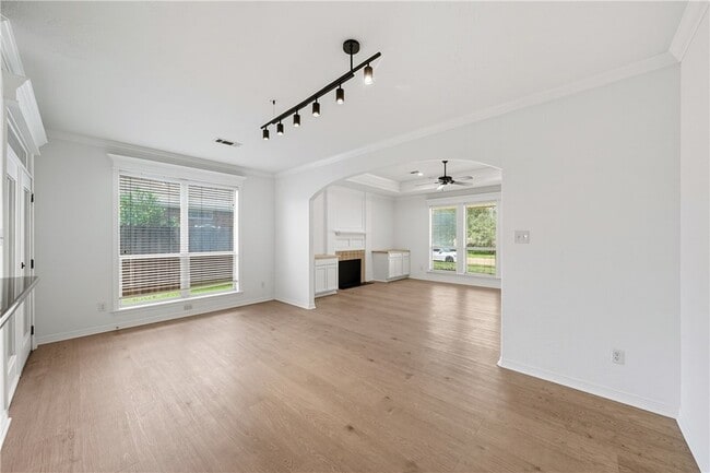 Building Photo - 8426 Alison Ave