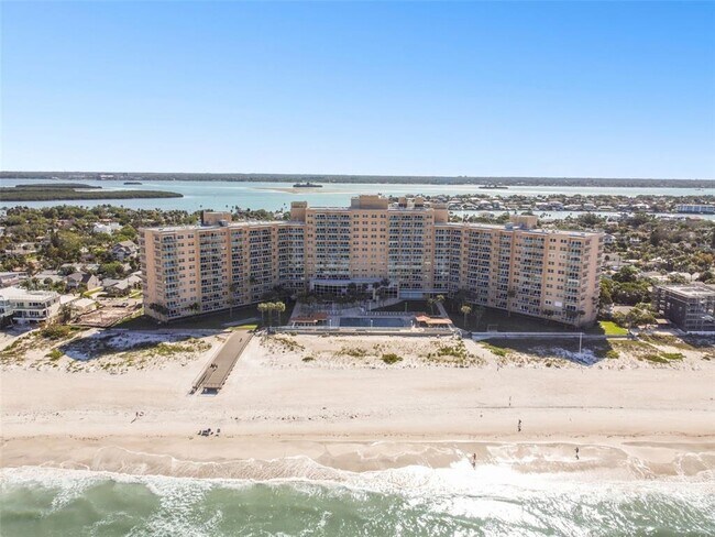 Building Photo - 880 Mandalay Ave