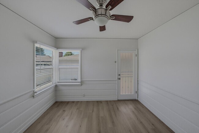 Building Photo - 8339 Kenyon Ave