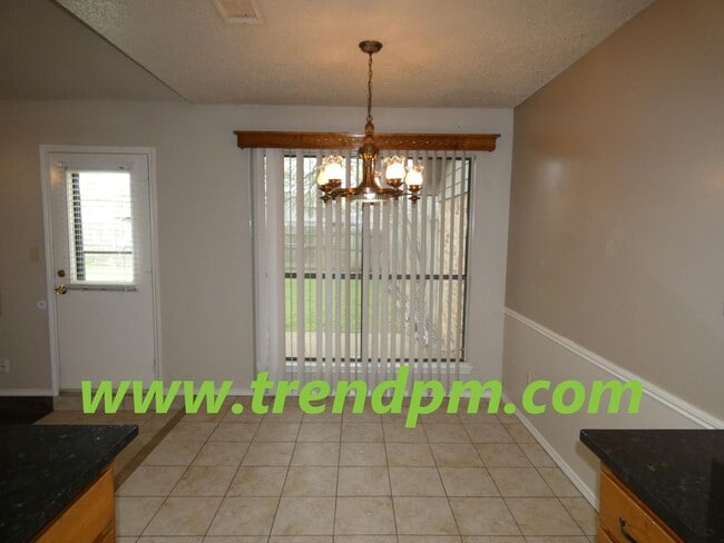 Building Photo - 412 Asbury Dr