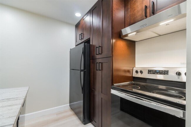 Building Photo - 4810 S Dauphin Ave