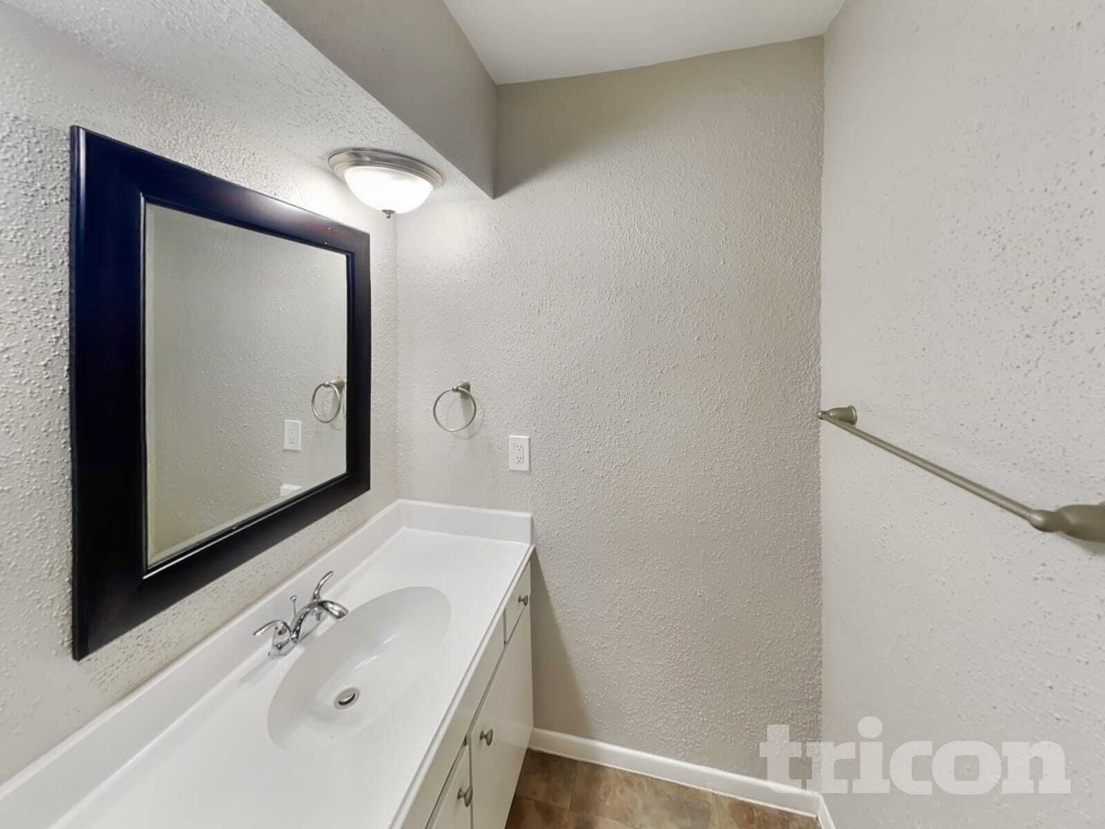 Building Photo - 16710 Forthbridge Ct