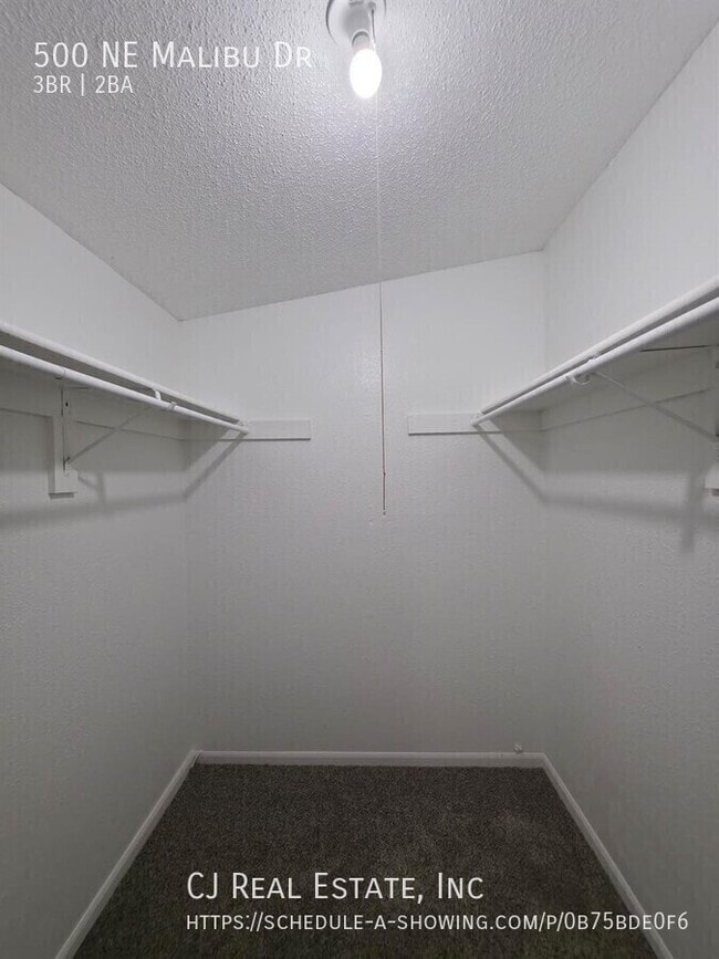 Building Photo - 500 NE Malibu Dr