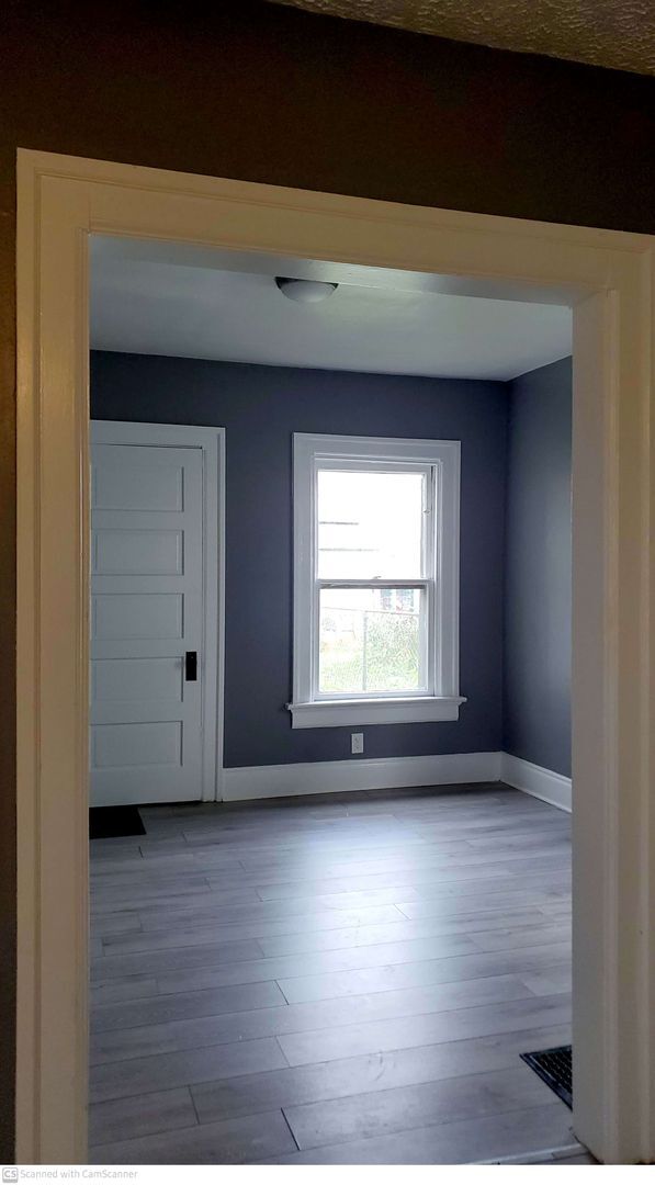 Building Photo - 1/2 off! (HALF OFF) 2nd month rent! Beautiful 3 bed 1.5 bath and ready for your move in