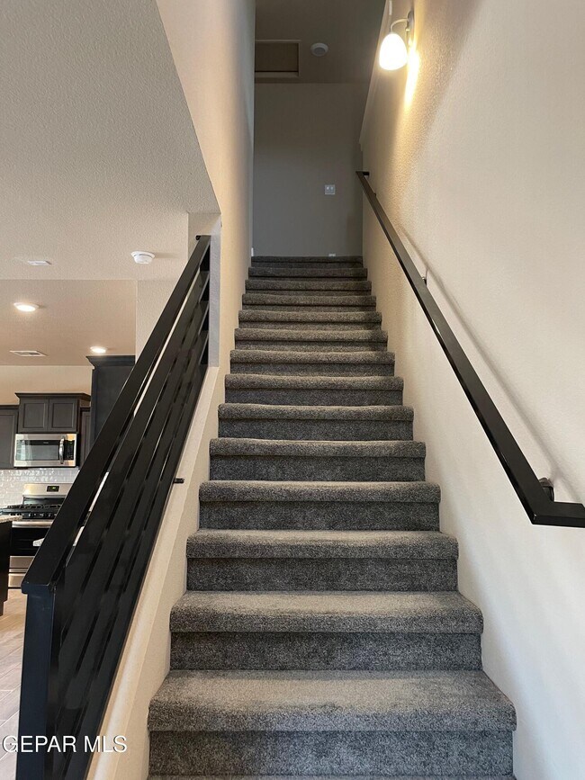 Building Photo - 15117 Design Ct