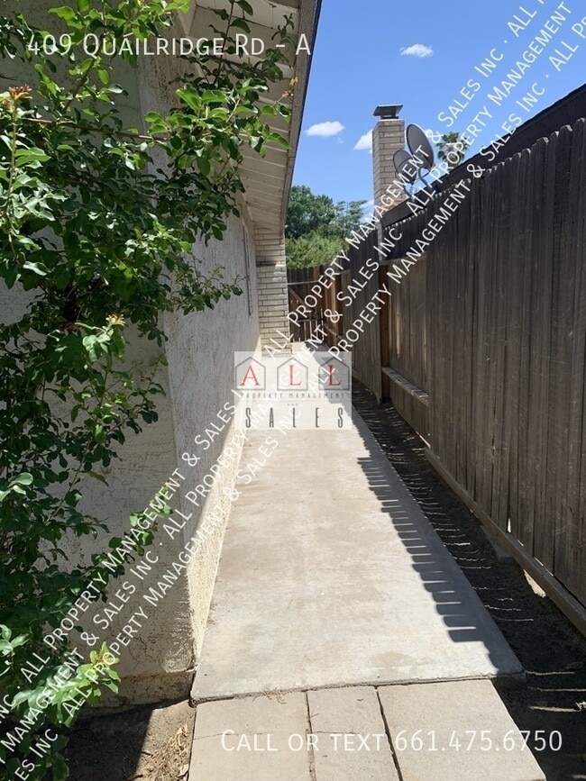 Building Photo - 409 Quailridge Rd