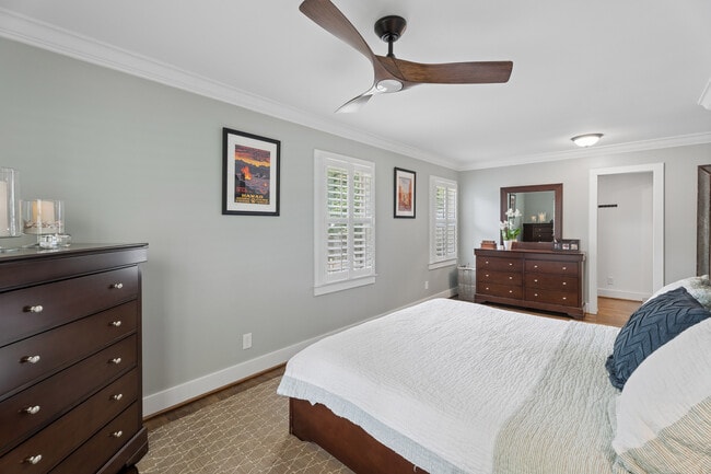 Building Photo - 4097 Longview Dr