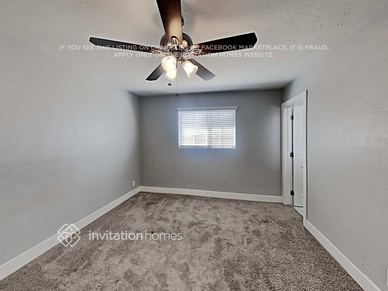 Building Photo - 1016 S Siesta Ln
