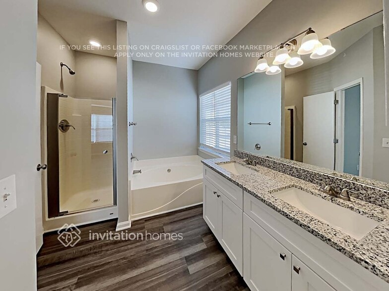 Building Photo - 594 Viking Pl SW