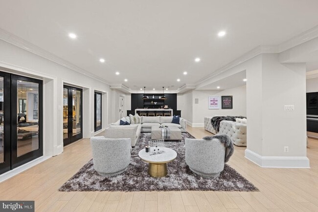 Building Photo - 8305 Fox Haven Dr