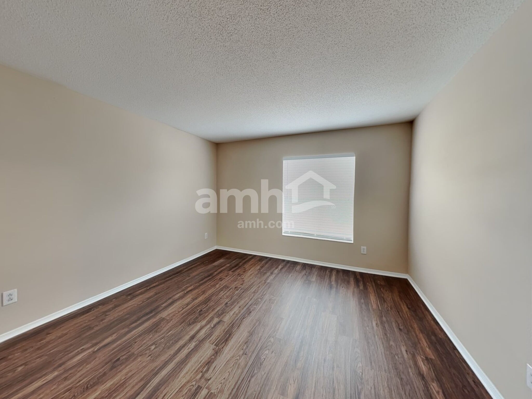 Building Photo - 2050 Harcourt Pl