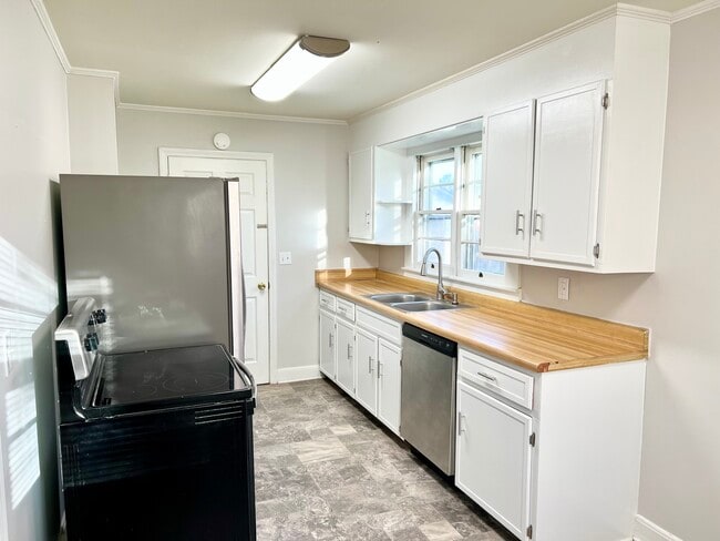 Building Photo - 818 Mulberry St