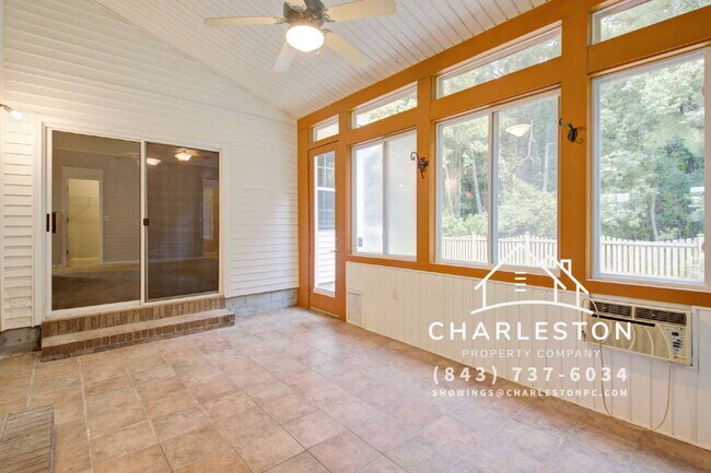 Building Photo - 6040 Fieldstone Cir