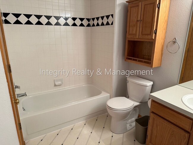 Building Photo - 3410 W 98th Dr