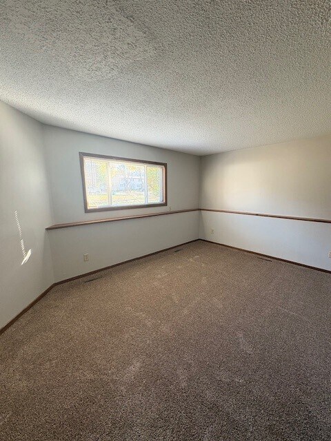 Secondary Living area - 4256 W 124th St