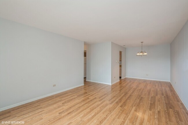 Building Photo - 1112 Castilian Ct