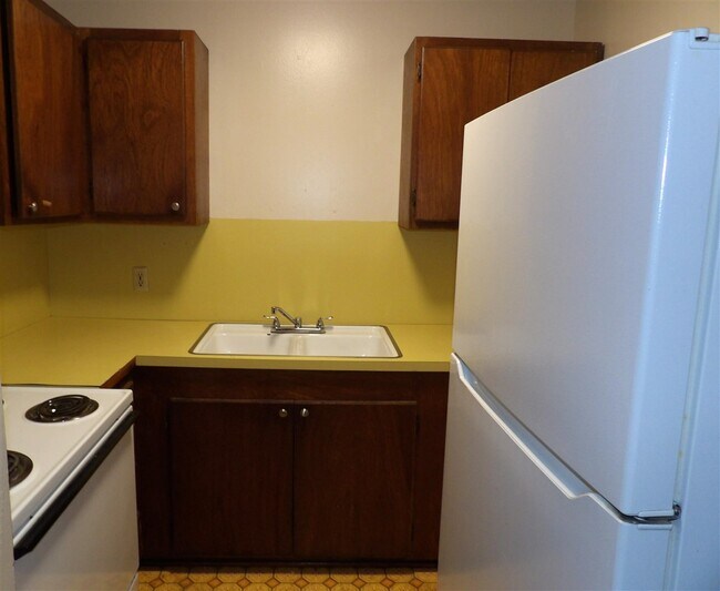 Building Photo - 1707 SW B Ave