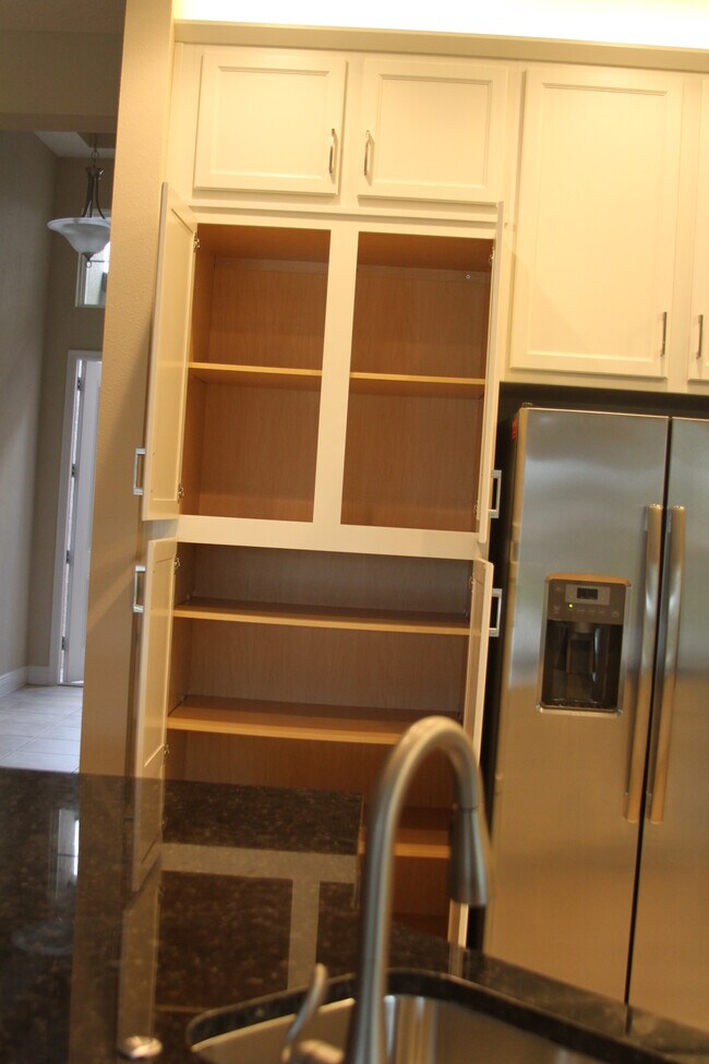 Building Photo - 30268 Southernwood Ct