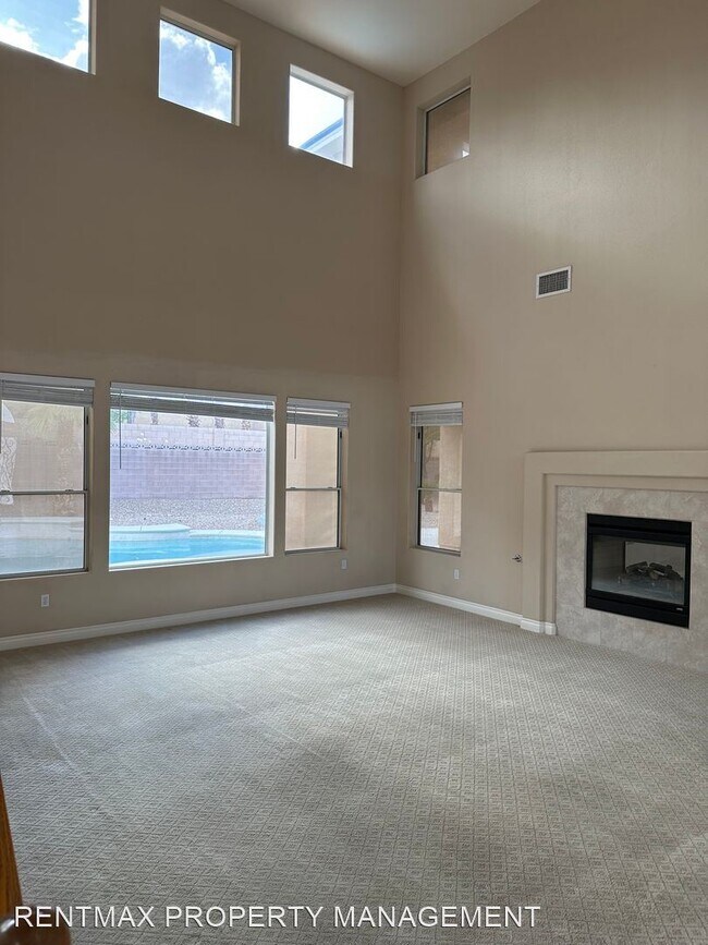 Building Photo - 4 br, 4.5 bath House - 2743 S MILLER LN