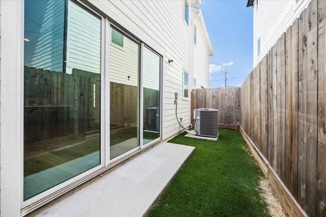 Building Photo - 8534 Adell Rose Ln