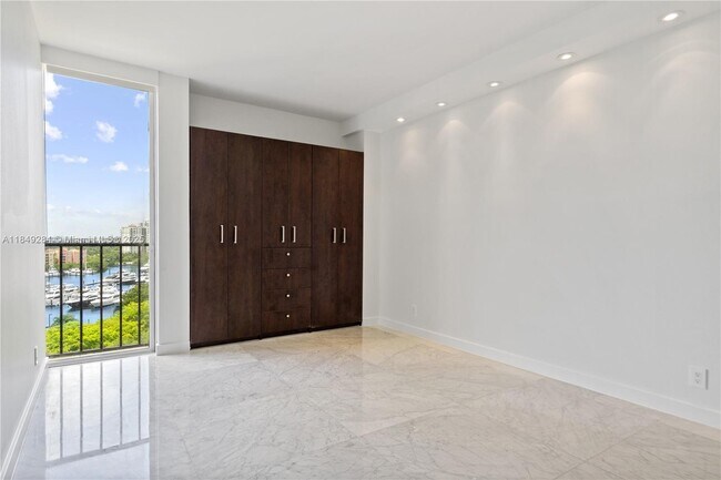 Building Photo - 19355 Turnberry Way