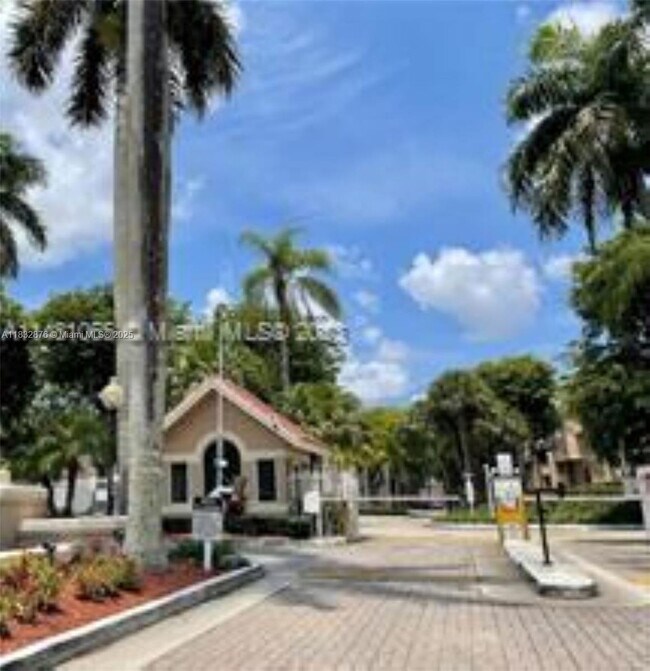 Building Photo - 10410 SW 157th Ct