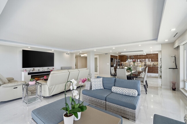 Building Photo - 4100 Galt Ocean Dr