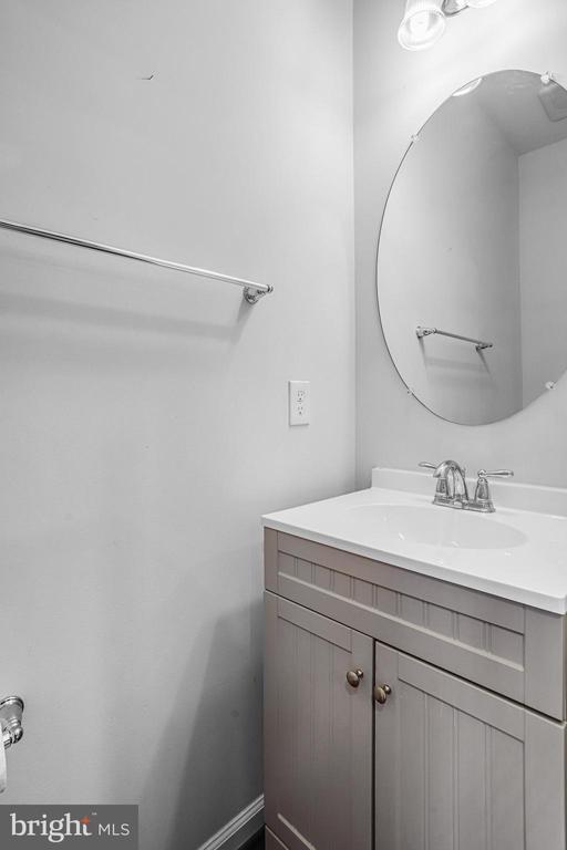 Building Photo - 5918 Jefferson Commons Way