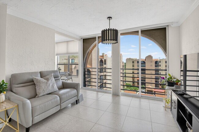 Building Photo - 7129 Promenade Dr