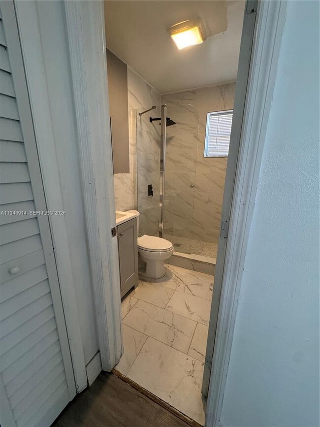 Building Photo - 5721 SW 41st St