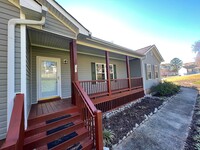 Building Photo - Beautiful 3 Bed/2 Bath Home in Seneca!