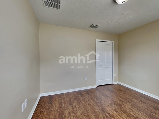 Building Photo - 30846 Midtown Ct