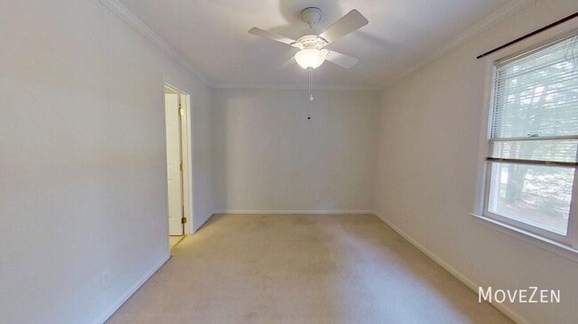 Building Photo - 5622 Darrow Dr