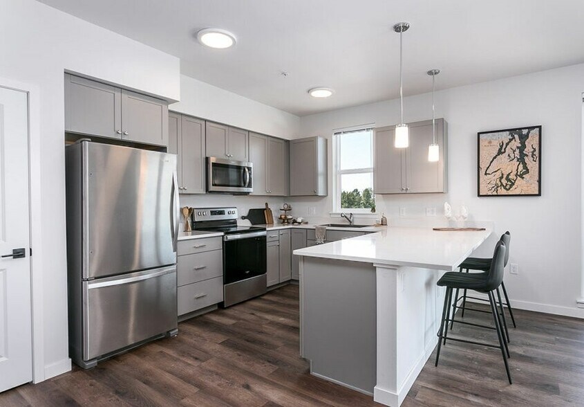 Primary Photo - The Vantage - Bellingham's Premier Apartme...