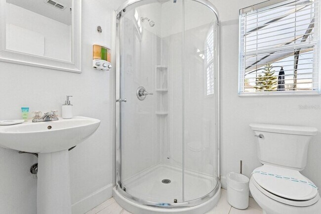 Building Photo - 642 Elderberry Dr