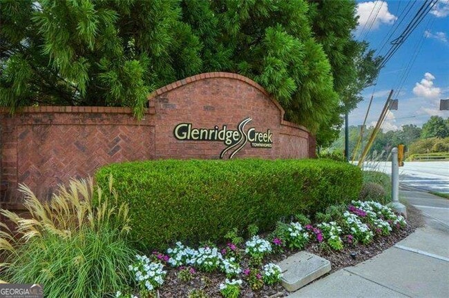 Building Photo - 5510 Glenridge Park NE